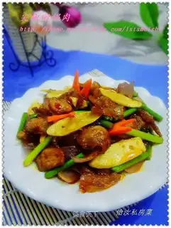 Twice-cooked pork with rice bamboo