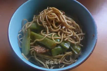 braised noodles with lentils