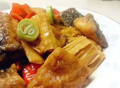 Stewed carp in beer