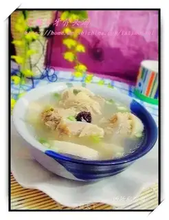 Lotus root crescent bone soup