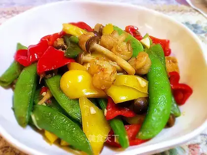 Stir fry with peas and shrimp