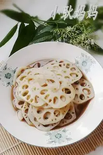 Sweet and sour lotus root slices
