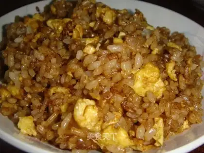 Fried rice with soy sauce and egg