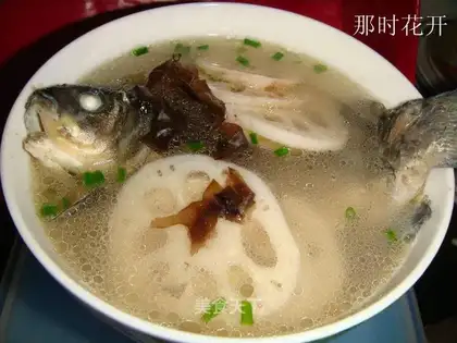 Crucian carp and lotus root soup