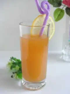 Apple and lemon drink