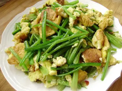 Scrambled eggs with spinach