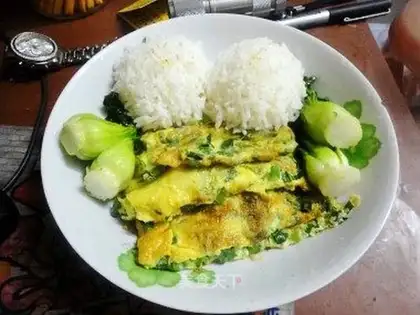 Fried eggs with leek