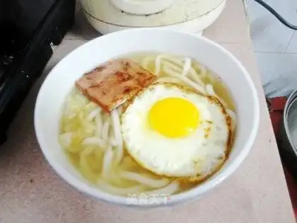 Udon noodles with eggs