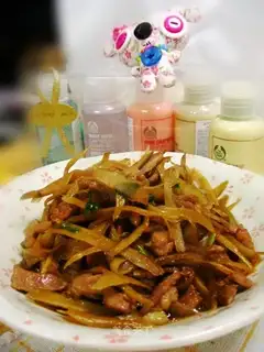 Burdock beef shredded