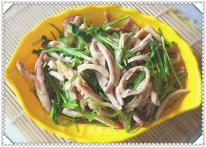 Fried shredded belly with coriander