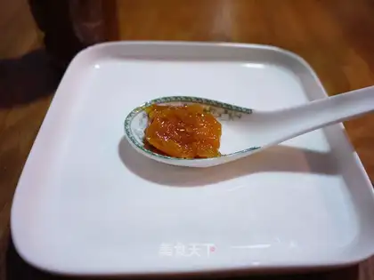 Sweet persimmon and ginger minced jam