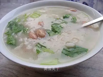 Peanut and vegetable porridge