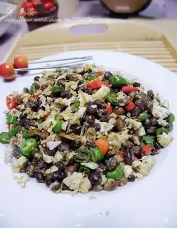 Scrambled eggs with stinky beans