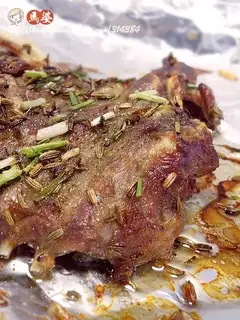 Roasted lamb chop with chives