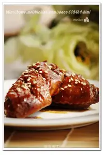 Braised chicken wings in a rice cooker