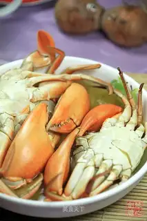 Steamed water crab