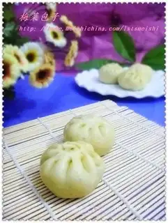Plum vegetable steamed buns