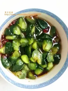 Hot and sour pickled cucumber