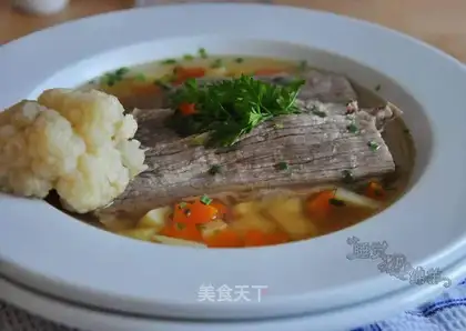 Stewed beef with vegetable flavor