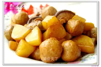 Potato stewed meatballs