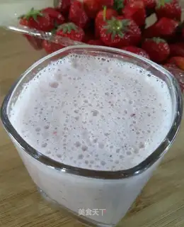 Dragonfruit strawberry shake