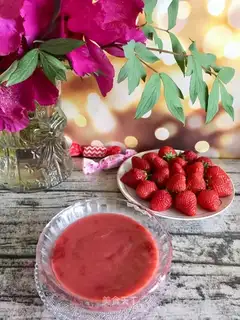 Strawberry sauce