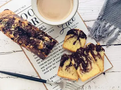 Coco marble pound cake