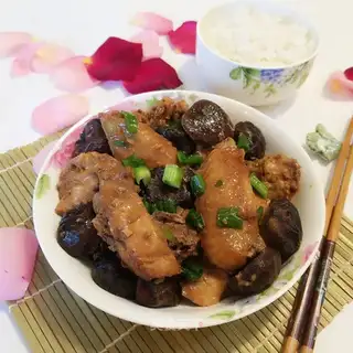 Skinny mushrooms steam chicken