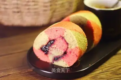 Double blueberry jam cake rolls