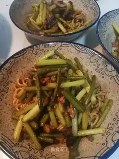 Garlic noodles