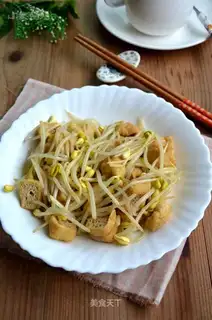 Bean sprouts, tofu