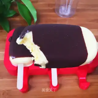 Cracker mango ice cream