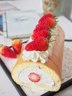 Strawberry rolls