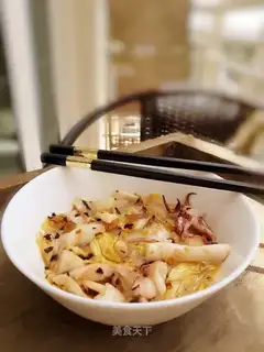 Garlic squid for cabbage