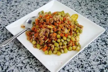 Peas and fried meat