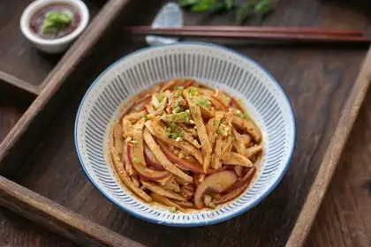 The onion mixed chicken