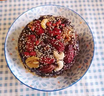Rose nuts