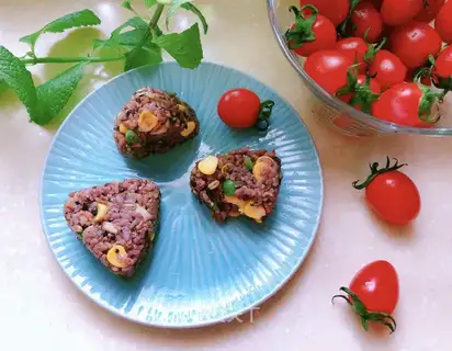 A group of five-color dinners