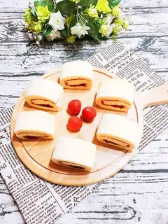 Strawberry roll