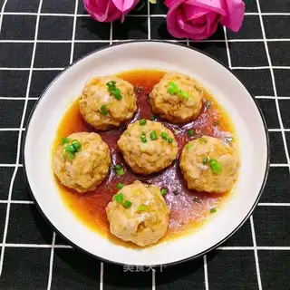 Vacuated meat round