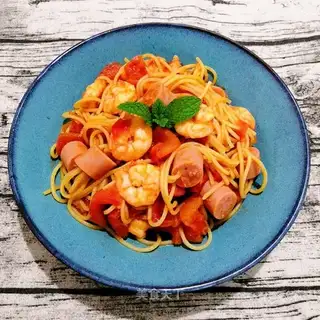 Ham sausage shrimp pasta