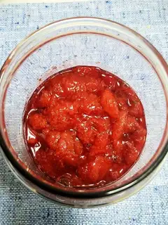 Glycol granule strawberries
