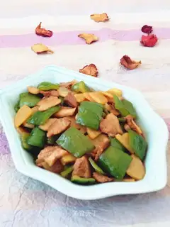 Five flowers with potatoes