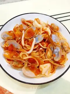 Seafood tomato pasta
