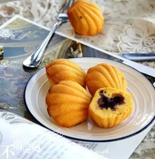 Blueberry Madeleine