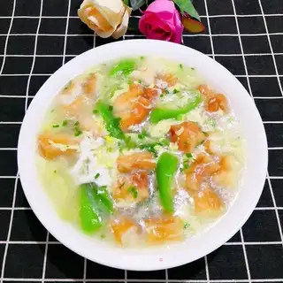 Sprinkled egg soup