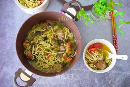Sour beef noodles
