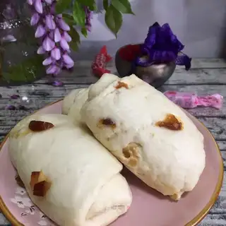 A date roll