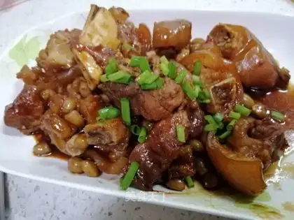 Nanjian peanut pig hoof