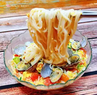 Tomato egg noodles